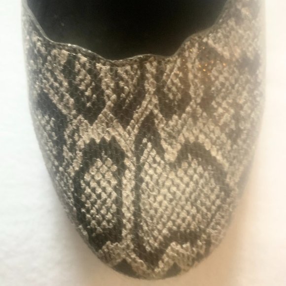 Aerosoles Heelrest Snake Skin-Look w/Black Suede Ankle/Heel Size 9 - Picture 2 of 8